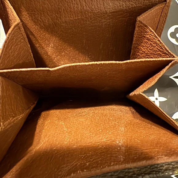 Louis Vuitton Elsie, trifold, wallet, Brown and Gold Monogram Wallet - Picture 6 of 8